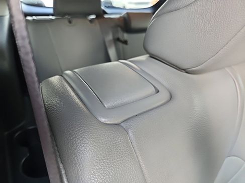 Used 2021 Toyota Highlander XLE image 96