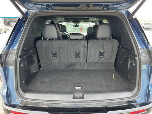 Used 2025 Chevrolet Traverse High Country FWD image 50