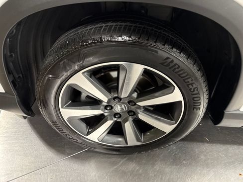 Used 2025 Honda Pilot Elite image 2