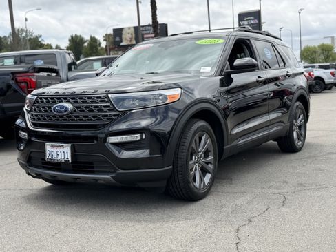 Certified 2023 Ford Explorer XLT w/ Equipment Group 202A RWD image 3