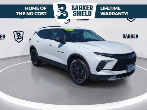 Used 2024 Chevrolet Blazer LT w/ Midnight/Sport Edition FWD image 2