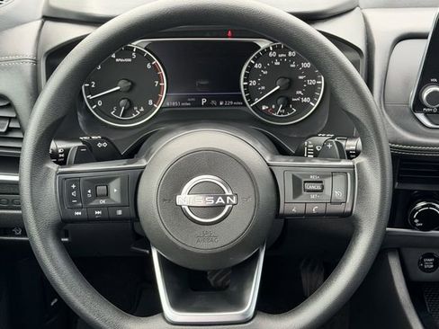 Used 2024 Nissan Rogue S image 11