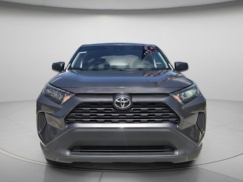 Used 2022 Toyota RAV4 LE FWD image 4