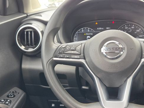 Used 2021 Nissan Kicks SV FWD image 19