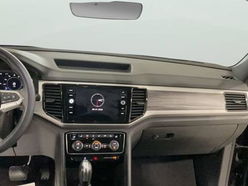 Used 2023 Volkswagen Atlas Cross Sport SE AWD/4WD image 12