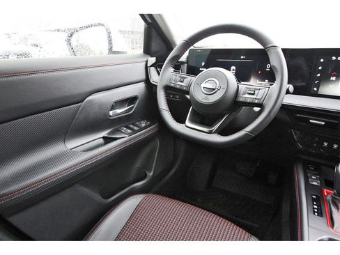 New 2025 Nissan Kicks SR w/ Illumination Package image 8