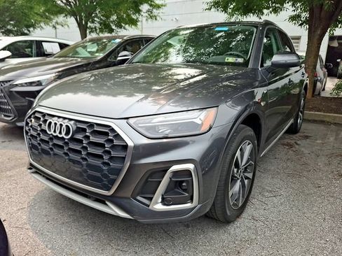 Used 2024 Audi Q5 2.0T Premium w/ Convenience Package AWD/4WD image 2