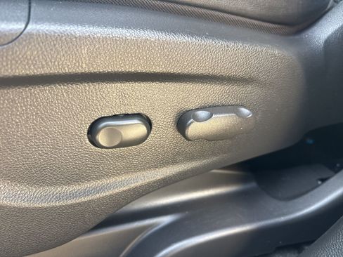 Used 2022 Buick Encore Preferred w/ Safety Package AWD/4WD image 14