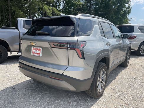 Used 2025 Chevrolet Equinox LT w/ Convenience Package II FWD image 10