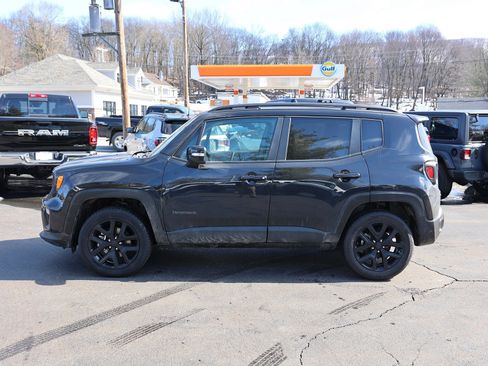 Used 2022 Jeep Renegade Altitude image 4