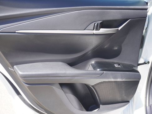 Used 2025 Toyota Camry SE FWD image 12