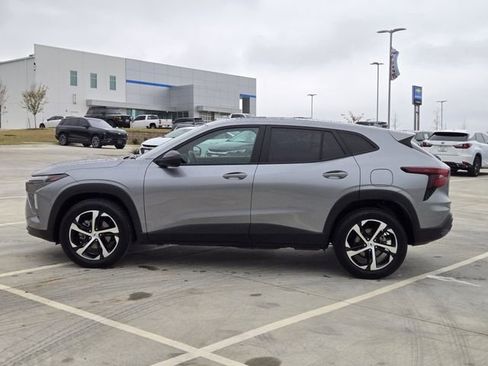 Certified 2024 Chevrolet Trax RS w/ Sunroof Package image 5