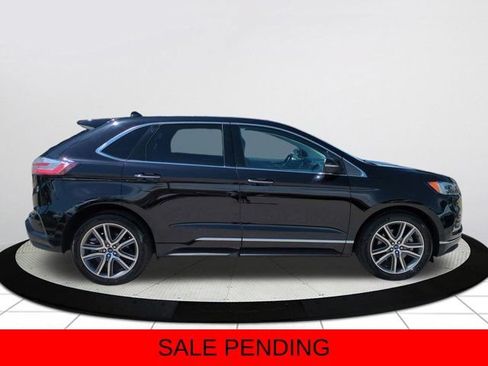 Used 2019 Ford Edge Titanium w/ Equipment Group 301A AWD/4WD image 2