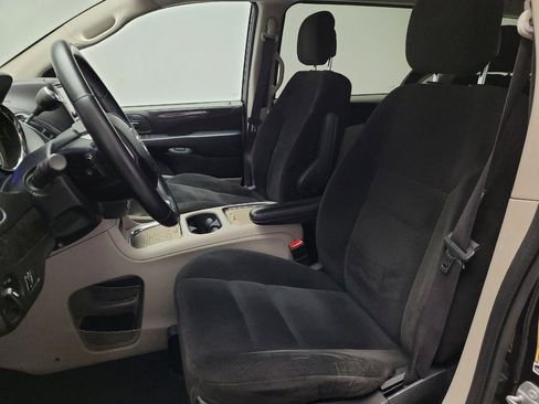 Used 2016 Dodge Grand Caravan SXT w/ Rear Park Assist Package FWD image 17