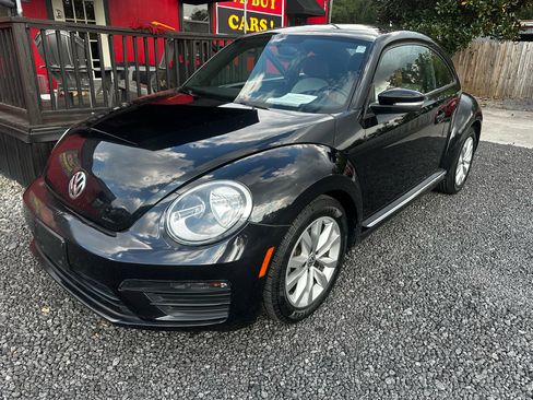 Used 2017 Volkswagen Beetle 1.8T Classic image 2