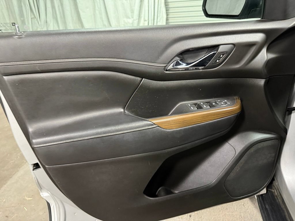 Used 2019 GMC Acadia SLE FWD image 22