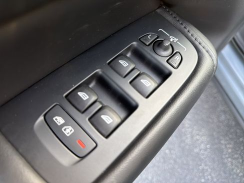 Certified 2023 Volvo XC60 B5 Plus w/ Protection Package Premier image 15