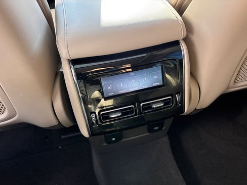 Certified 2023 Lincoln Aviator Reserve w/ Equipment Group 201A image 32