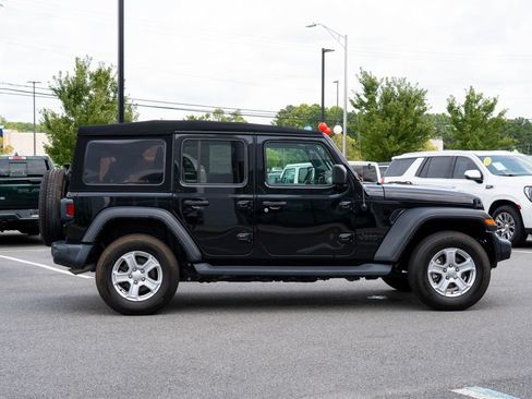 Used 2022 Jeep Wrangler Unlimited Sport AWD/4WD image 9