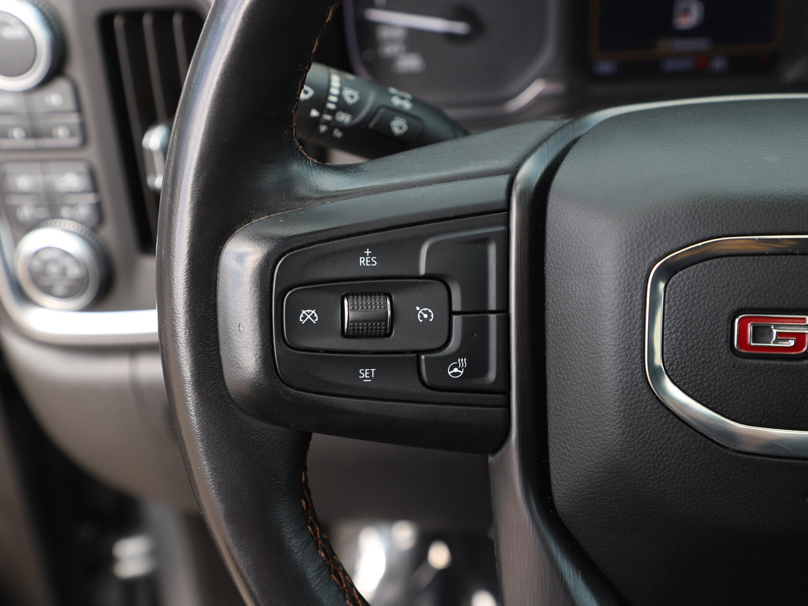 Used 2020 GMC Sierra 1500 AT4 w/ AT4 Premium Package AWD/4WD image 17