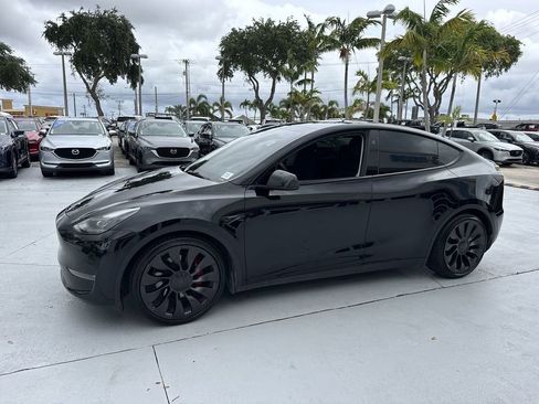 Used 2023 Tesla Model Y Performance AWD/4WD image 10