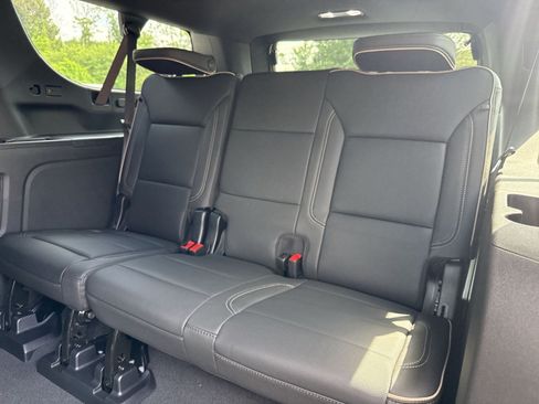 New 2026 GMC Yukon XL Elevation w/ Elevation Premium Package AWD/4WD image 21