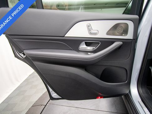Used 2025 Mercedes-Benz GLS 450 4MATIC image 32
