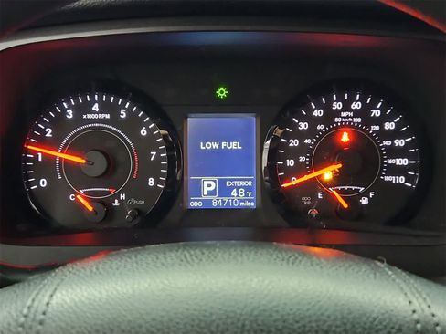 Used 2016 Toyota Sienna L image 33