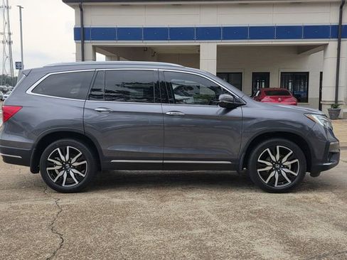 Used 2019 Honda Pilot Touring image 8
