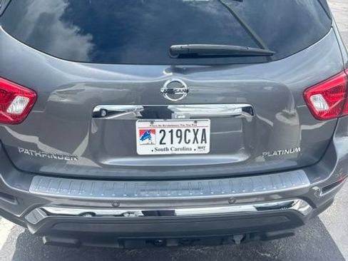 Used 2020 Nissan Pathfinder Platinum FWD image 9