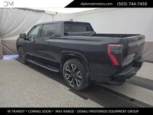 Used 2025 GMC Sierra EV Denali AWD/4WD image 5