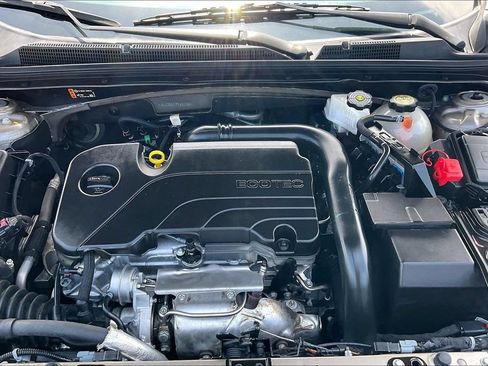 Used 2023 Chevrolet Malibu LT FWD image 31