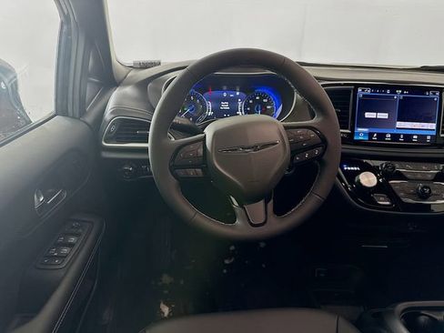 New 2026 Chrysler Pacifica Select w/ S Appearance Package image 20