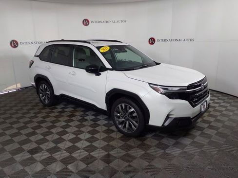 Used 2025 Subaru Forester Touring AWD/4WD image 3