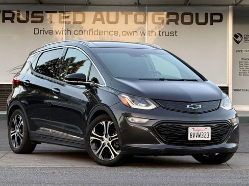 Used 2020 Chevrolet Bolt Premier w/ Infotainment Package FWD image 2