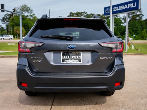 Used 2025 Subaru Outback Premium AWD/4WD image 5