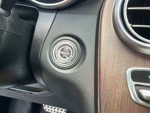 Used 2022 Mercedes-Benz GLC 300 image 28