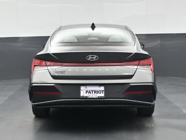 Used 2024 Hyundai Elantra Limited FWD image 23