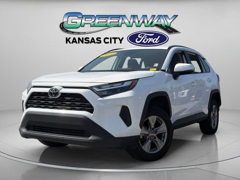 Used 2024 Toyota RAV4 XLE FWD image 3
