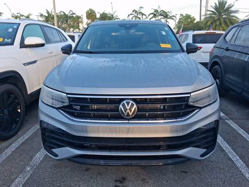 Used 2024 Volkswagen Tiguan SE R-Line FWD image 3