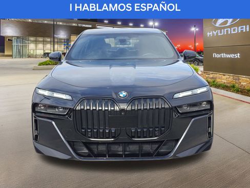 Used 2023 BMW 740i w/ Executive Package image 5