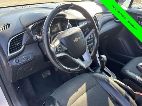 Used 2022 Chevrolet Trax LT w/ Sport Edition image 8
