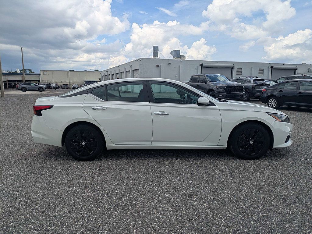 Used 2022 Nissan Altima 2.5 S FWD image 2