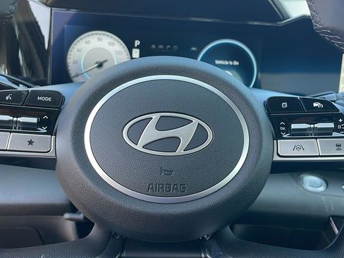 New 2025 Hyundai Elantra Limited image 23