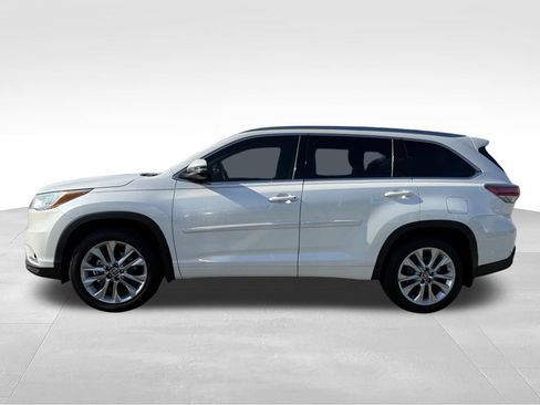 Used 2016 Toyota Highlander Limited FWD image 2