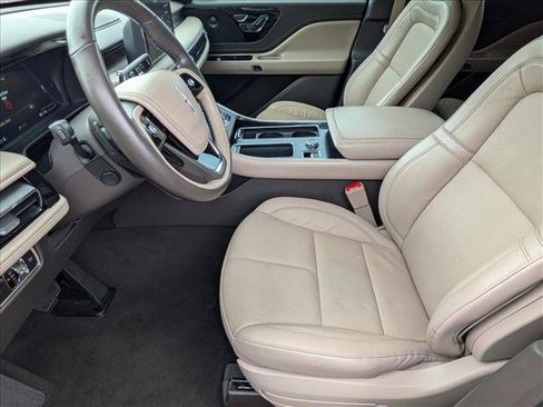 Used 2022 Lincoln Aviator Reserve w/ Equipment Group 201A AWD/4WD image 16