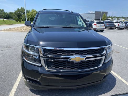 Used 2018 Chevrolet Tahoe LT RWD image 2
