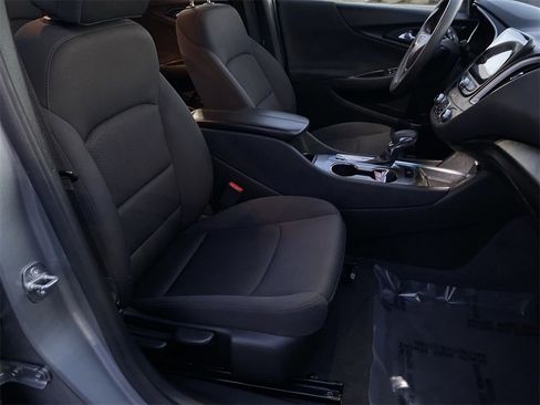 Used 2023 Chevrolet Malibu LT image 40