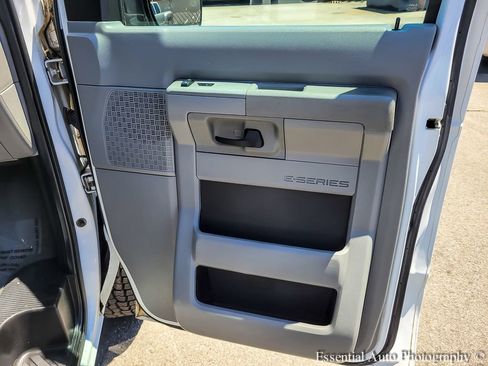 Used 2011 Ford E-350 and Econoline 350 XLT RWD image 17