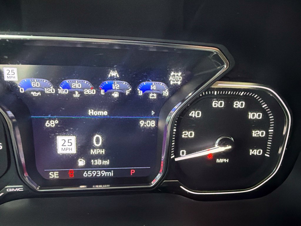 Used 2021 GMC Yukon Denali w/ Denali Premium Package AWD/4WD image 13
